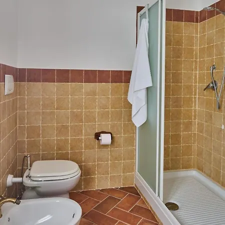 Villa Casale Conte Jacopo 6 *
