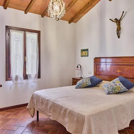Casale Conte Jacopo 6 *